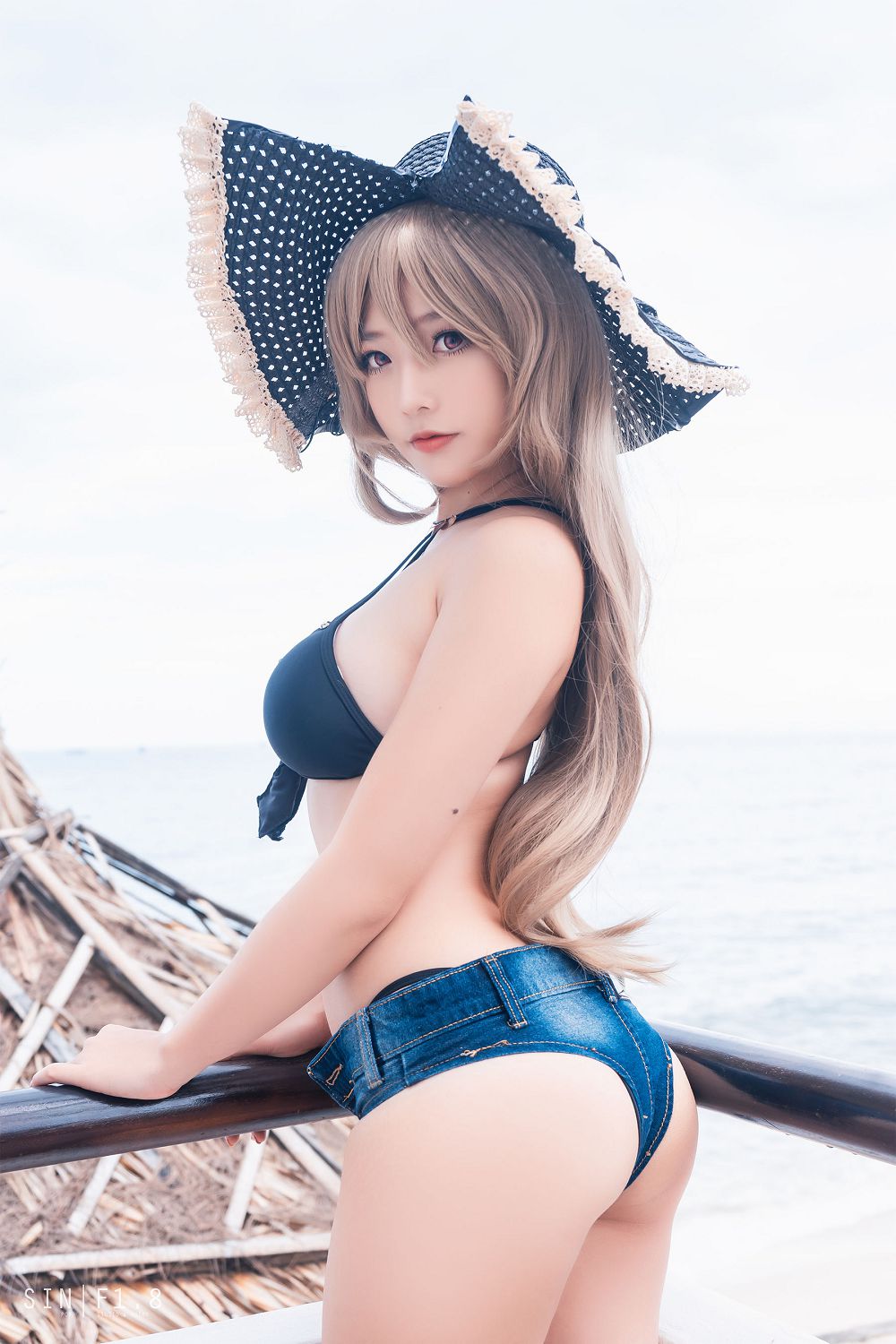 [COS] Messie Huang - Jean Bart swimsuit